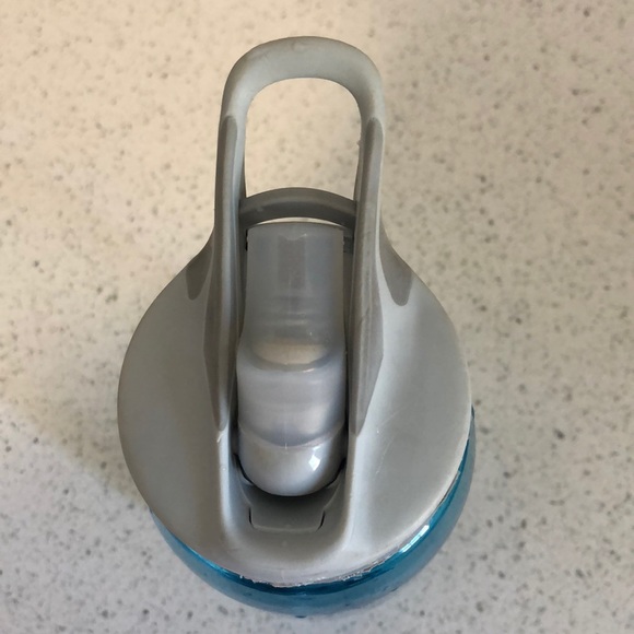 1 liter camelbak eddy water bottle - Picture 3 of 4